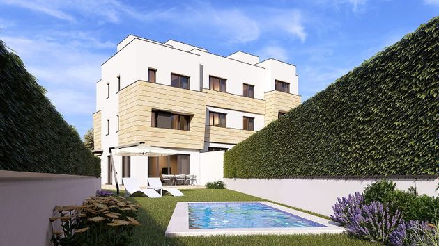 Foto 1 de Casa nova en venda a calle De la Isla de Zanzíbar de 4 habitacions amb jardí i aire acondicionat