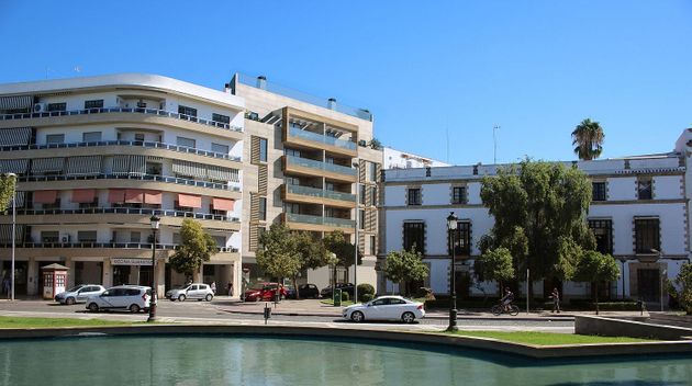 Foto 2 de Pis nou en venda a calle Eguiluz de 3 habitacions amb piscina i aire acondicionat