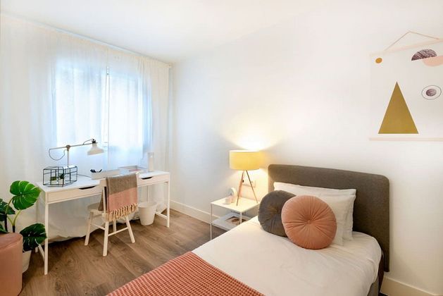 Foto 1 de Piso nuevo en venta en Centre - Sabadell de 3 habitaciones con piscina y ascensor