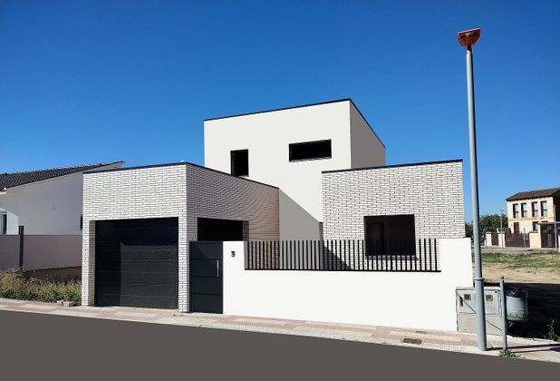 Foto 1 de Casa nova en venda a calle Comunidad Valenciana de 3 habitacions amb jardí