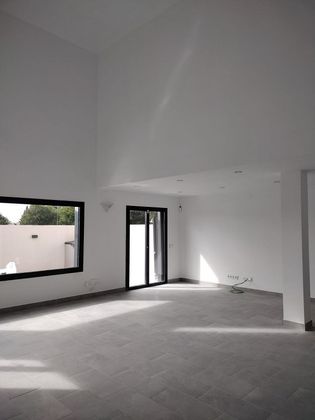 Foto 2 de Casa nova en venda a calle Comunidad Valenciana de 3 habitacions amb jardí