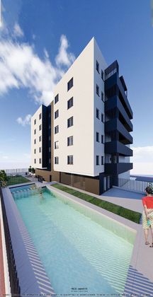Foto 2 de Piso nuevo en venta en avenida De la Marina Española de 4 habitaciones con piscina y ascensor