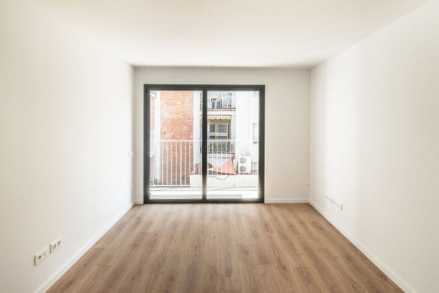 Foto 2 de Venta de piso nuevo en calle Aprestadora de 2 habitaciones con ascensor