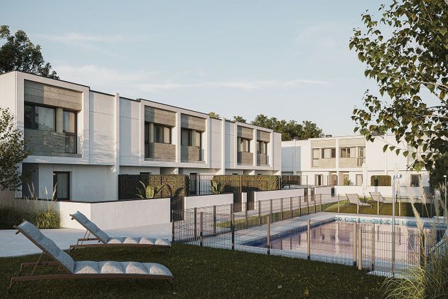 Foto 1 de Casa nova en venda a calle Alcalde Pedro Gutierrez de 4 habitacions amb piscina i jardí