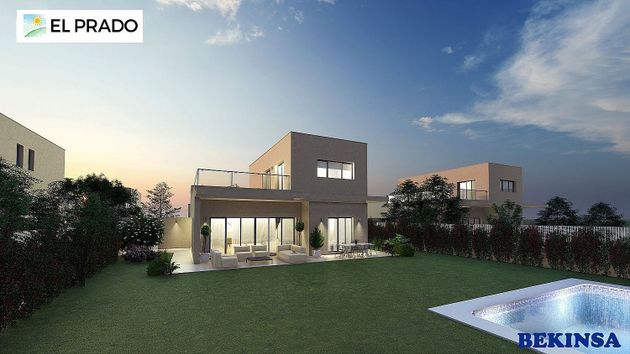 Foto 1 de Casa nueva en venta en calle Manuel Ríos Moreno de 4 habitaciones con piscina y jardín