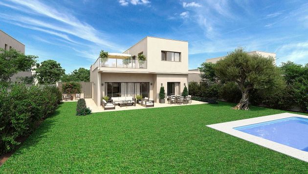 Foto 1 de Casa nova en venda a calle Manuel Ríos Moreno de 4 habitacions amb piscina i jardí