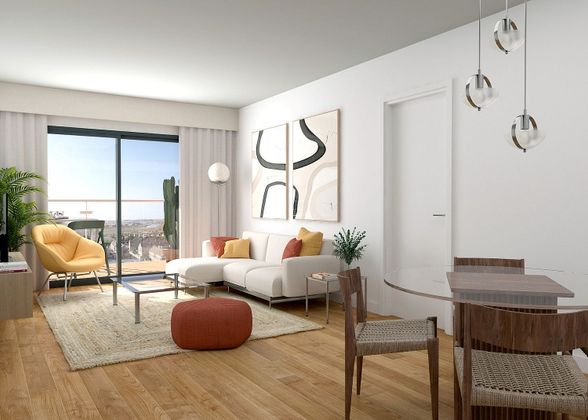 Foto 1 de Venta de piso nuevo en calle Del Nuevo Colombino de 3 habitaciones con piscina y ascensor
