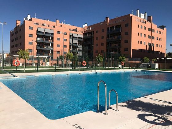 Foto 1 de Pis nou en venda a calle Montequinto de 3 habitacions amb piscina i ascensor
