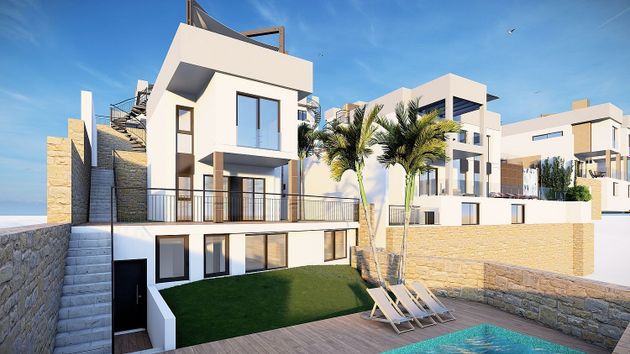 Foto 1 de Casa nova en venda a calle Alicante de 2 habitacions i 238 m²