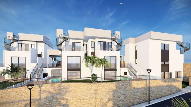 Foto 1 de Casa nova en venda a calle Alicante de 2 habitacions i 276 m²