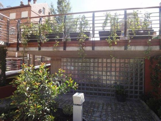 Foto 1 de Pis nou en venda a calle Garcia Quintanilla amb piscina i jardí