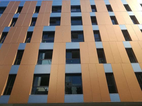 Foto 1 de Venta de local nuevo en calle Albareda de 135 m²