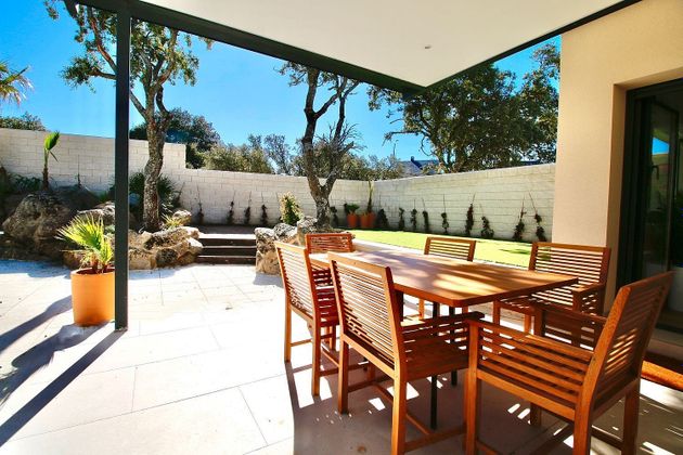 Foto 1 de Casa nueva en venta en calle De Los Angeles Esquina Sierra Magina de 3 habitaciones con piscina y jardín