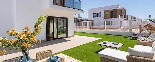 Foto 2 de Casa nova en venda a Bellavista de 4 habitacions amb piscina i aire acondicionat