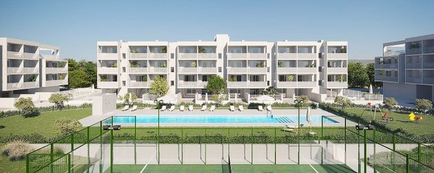 Foto 2 de Pis nou en venda a Plaça Europa i Covamar de 2 habitacions amb piscina i ascensor