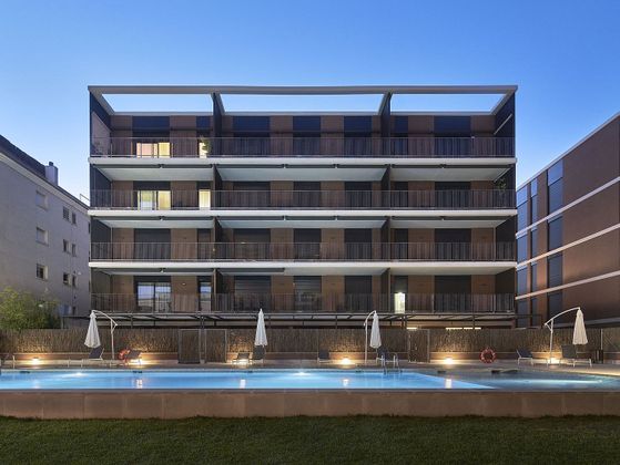 Foto 1 de Venta de piso nuevo en calle De la Cossetania de 3 habitaciones con piscina y ascensor
