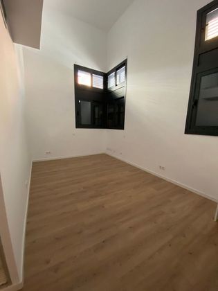 Foto 2 de Venta de piso nuevo en calle Santa Engracia Esquina Borras de 3 habitaciones con aire acondicionado y ascensor