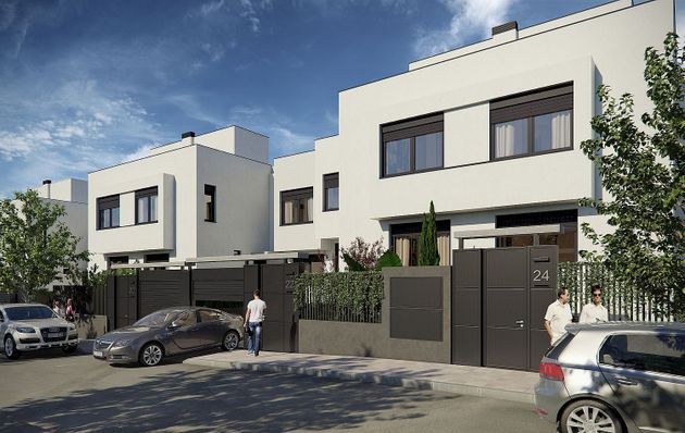 Foto 2 de Casa nova en venda a calle Aguamarina de 3 habitacions amb jardí