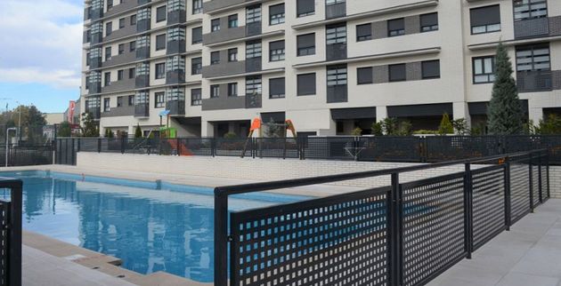 Foto 2 de Piso nuevo en venta en calle José María Lozano Sainz de 3 habitaciones con piscina y ascensor