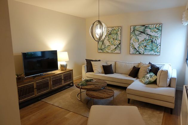 Foto 2 de Casa nueva en venta en avenida Del Delta del Ebro de 4 habitaciones con piscina y jardín