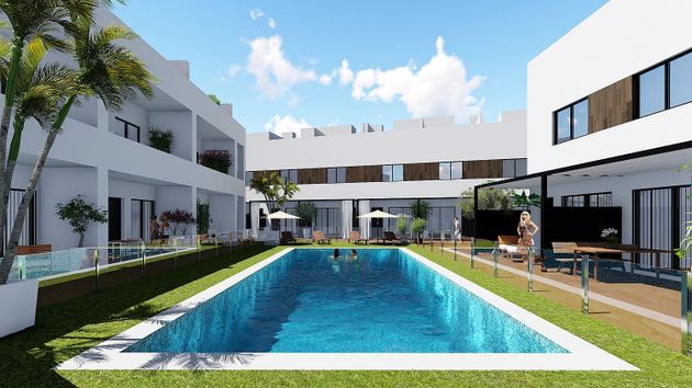Foto 1 de Casa nueva en venta en calle De Sanlúcar Esquina Jesús Cautivo de 2 habitaciones con piscina