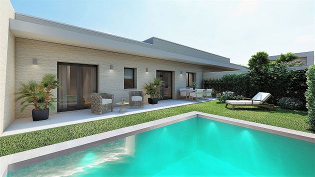 Foto 1 de Casa nova en venda a calle Esparragal de 3 habitacions amb piscina i jardí