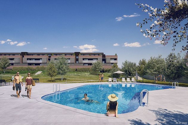 Foto 1 de Pis nou en venda a calle Alejandro Casona de 2 habitacions amb piscina i jardí