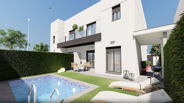 Foto 2 de Casa nueva en venta en calle Huerta Palop de 4 habitaciones con piscina y jardín