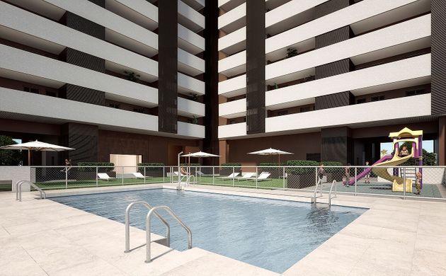 Foto 1 de Pis nou en venda a calle Campanile de 4 habitacions amb piscina i ascensor