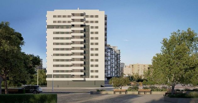 Foto 2 de Venta de piso nuevo en calle Carlos Marx de 2 habitaciones con aire acondicionado y ascensor