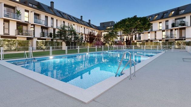 Foto 2 de Pis nou en venda a calle Cañada Real de 3 habitacions amb piscina i ascensor