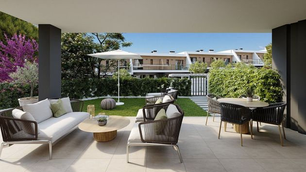 Foto 1 de Casa nueva en venta en calle Jardines de Camarena II de 4 habitaciones con piscina y jardín