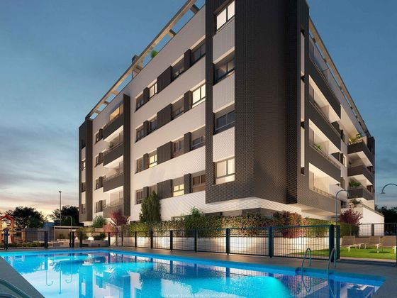 Foto 2 de Pis nou en venda a calle Bulevar del Deporte Con Paulo Roberto de 3 habitacions amb piscina i ascensor