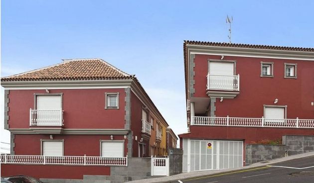 Foto 1 de Venta de casa nueva en calle Obispo Pérez Cáceres de 3 habitaciones con aire acondicionado