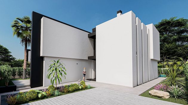 Foto 2 de Casa nova en venda a calle Sorolla de 4 habitacions amb piscina i jardí