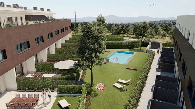 Foto 1 de Pis nou en venda a calle Mestre Ramón Capell de 3 habitacions amb piscina i jardí