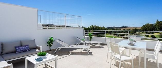 Foto 1 de Casa nova en venda a calle Cádiz Km de 3 habitacions amb piscina i jardí