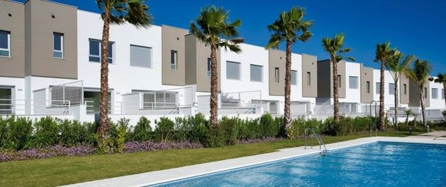 Foto 1 de Casa nueva en venta en calle Cádiz Km de 3 habitaciones con piscina y jardín