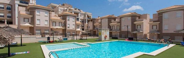 Foto 1 de Pis nou en venda a calle Maribel López Pérez Ojeda de 3 habitacions amb piscina i jardí