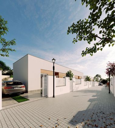 Foto 1 de Casa nova en venda a calle Pertegaz M de 4 habitacions amb piscina i jardí