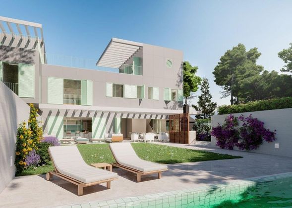 Foto 1 de Casa nova en venda a calle Teresa Orozco de 6 habitacions amb piscina i jardí