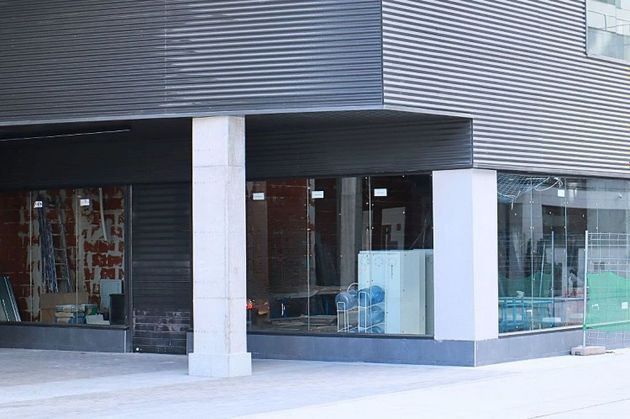 Foto 2 de Alquiler de local nuevo en calle Jose Hierro de 318 m²