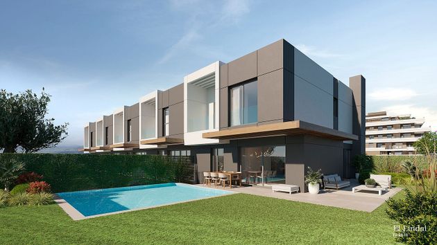 Foto 1 de Casa nova en venda a calle De Servicio a Salida de 4 habitacions amb piscina i jardí