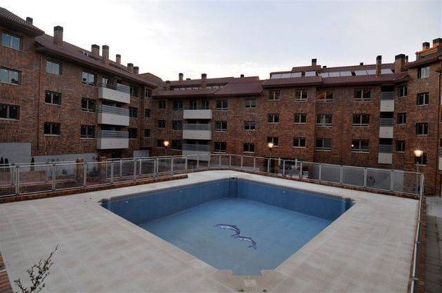 Foto 2 de Pis nou en venda a calle Pinar de Valsain de 2 habitacions amb piscina i ascensor