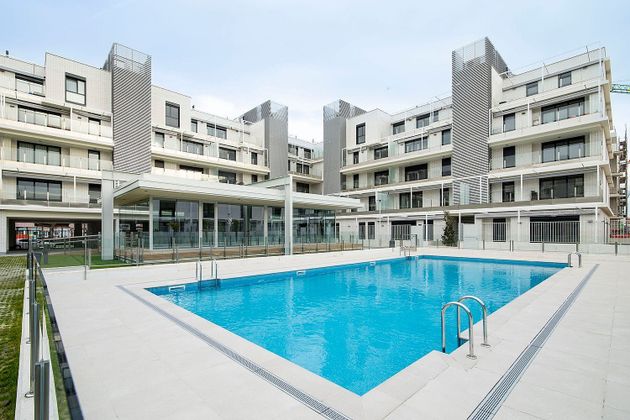 Foto 1 de Venta de piso nuevo en calle Padre Chaminade de 3 habitaciones con piscina y jardín