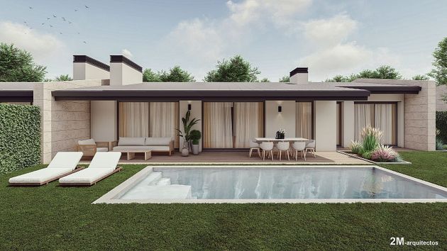 Foto 2 de Venta de casa nueva en calle Miraflores de la Sierra de 4 habitaciones con piscina y jardín