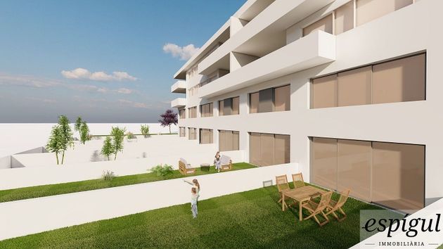 Foto 1 de Piso nuevo en venta en calle Montilivi de 4 habitaciones con piscina y aire acondicionado