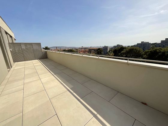 Foto 2 de Pis nou en venda a calle Mayor de Sarrià de 2 habitacions amb piscina i aire acondicionat
