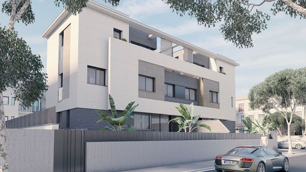 Foto 2 de Casa nueva en venta en Montmar de 4 habitaciones con piscina y jardín