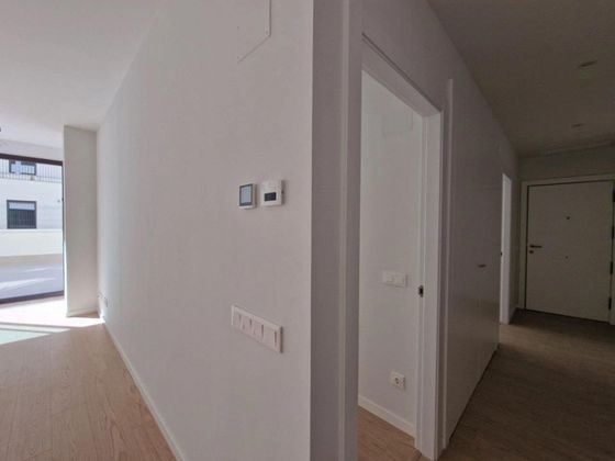 Foto 2 de Venta de piso nuevo en calle Santiago y Sant Miquel de 2 habitaciones con ascensor
